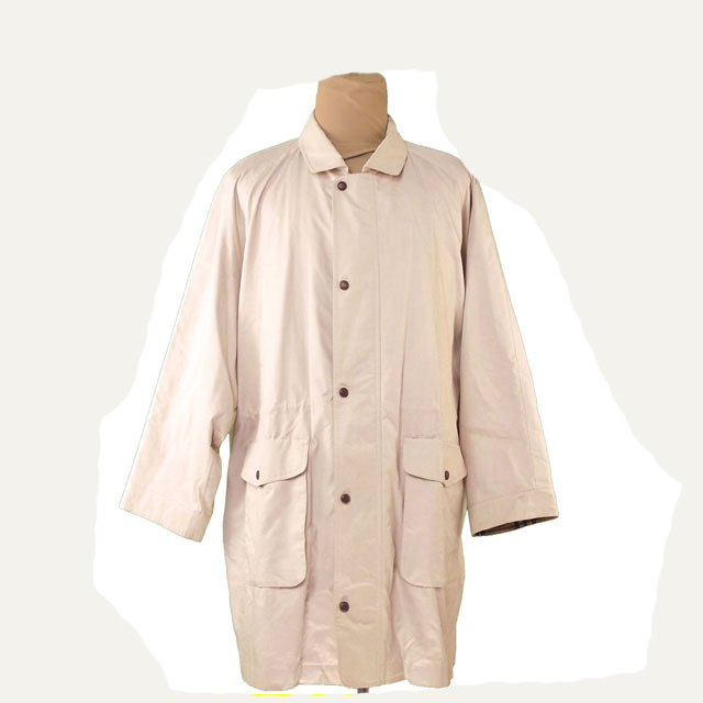 ■管理番号：T1648 ◆参考価格：円 【商品説明】 バーバリー【BURBERRY】の 「3Lサイズ」 コートです。 スッキリとしたシングルボタン＆ファスナー&star;大きめのポケットが便利