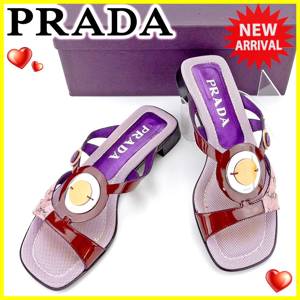 ■管理番号：T4334 ◆参考価格：円 【商品説明】 プラダ【PRADA】の 「35ハーフサイズ」 サンダルです。 オシャレな異素材切替えデザイン&star;歩きやすいフラットタイプです♪ ◆