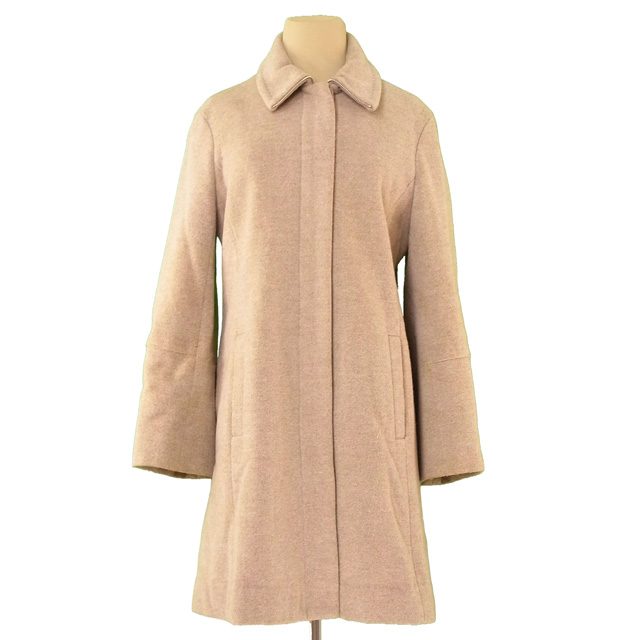 ■管理番号：T2599 ◆参考価格：円 【商品説明】 ビーシービージーマックスアズリア【BCBGMAXAZRIA】の 「8サイズ」 コートです。 定番人気のステンカラー&star;幅広く合わせ