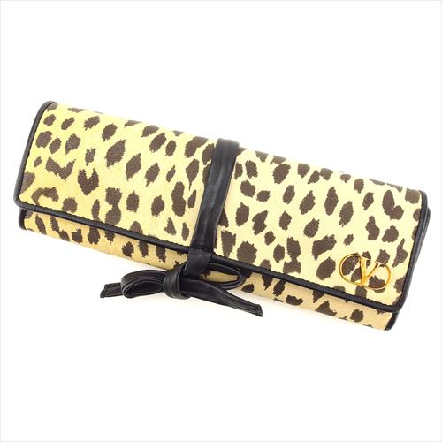 ■管理番号：T8374 ◆参考価格：円 【商品説明】 ヴァレンティノ クチュール【VALENTINO COUTURE】の 携帯用ジュエリーケースです。 オシャレなレオパード柄&star;大切な