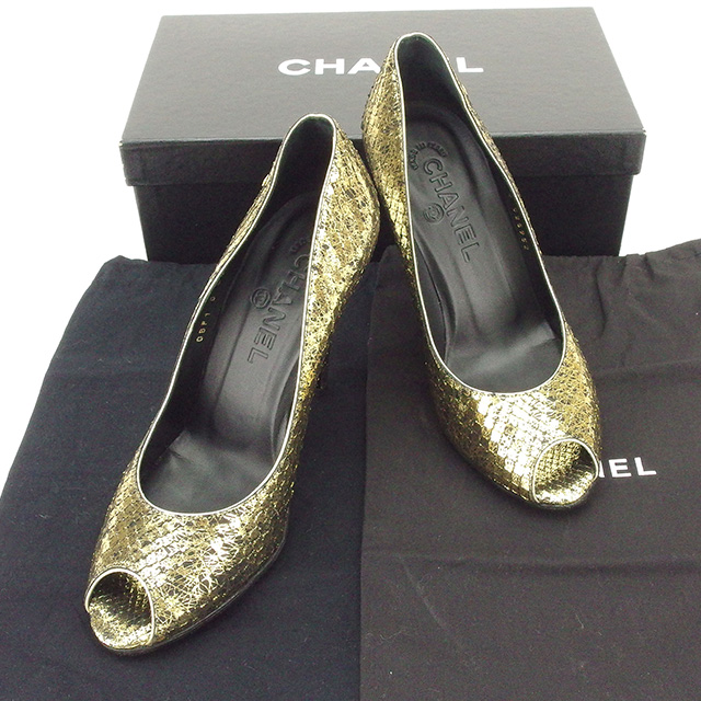 ■管理番号：T1674 ◆参考価格：円 【商品説明】 シャネル【CHANEL】の 「37Cサイズ」 パンプスです。 オシャレなオープントゥデザイン&star;さりげないココマーク付きがポイント