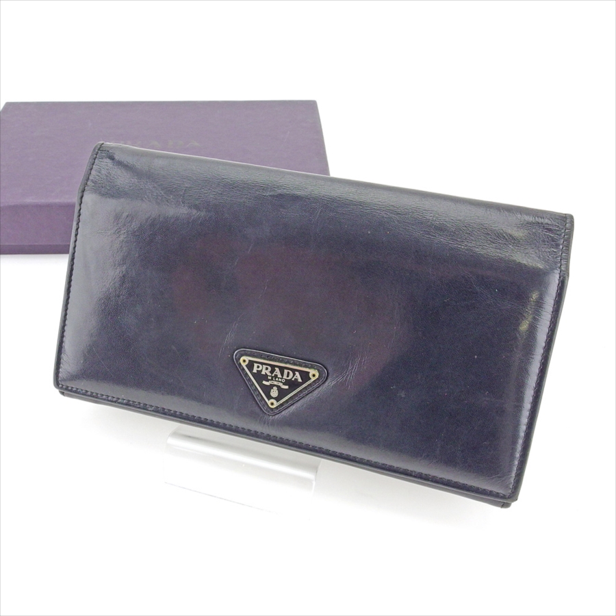■管理番号：T4373 ◆参考価格：円 【商品説明】 プラダ【PRADA】の 長財布です。 定番人気のトライアングルロゴ付き&star;収納力に優れた機能的な作りになっております♪ ◆ランク 