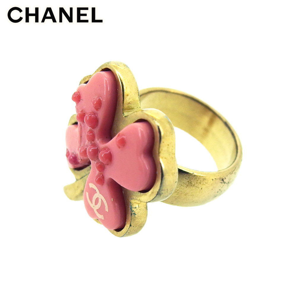 ■管理番号：D2519 ◆参考価格：円 【商品説明】 シャネル【CHANEL】の 指輪です。 幸運のモチーフでもある四つ葉のクローバーデザイン&star;手元をファッショナブルに見せてくれます