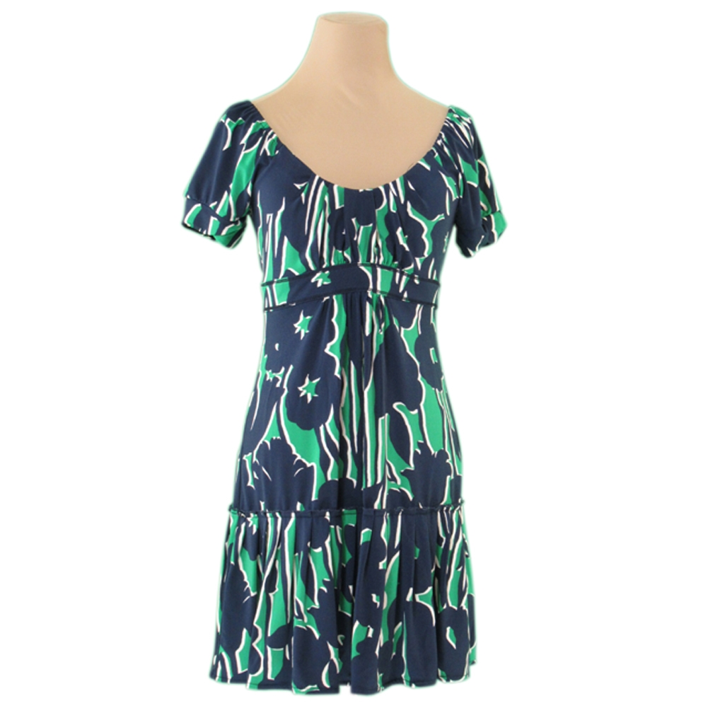 ■管理番号：E16854 ◆参考価格：円 【商品説明】 ビーシービージーマックスアズリア【BCBG MAXAZRIA】の 「XSPサイズ」 ワンピースです。 ビビットなプリントが印象的&sta