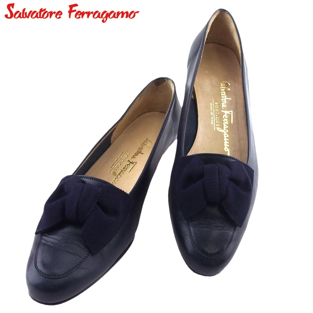 ■管理番号：E16862 ◆参考価格：円 【商品説明】 サルヴァトーレ フェラガモ【Salvatore Ferragamo】の 「5ハーフCサイズ」 パンプスです。 レディライクなリボンデザイン付き&