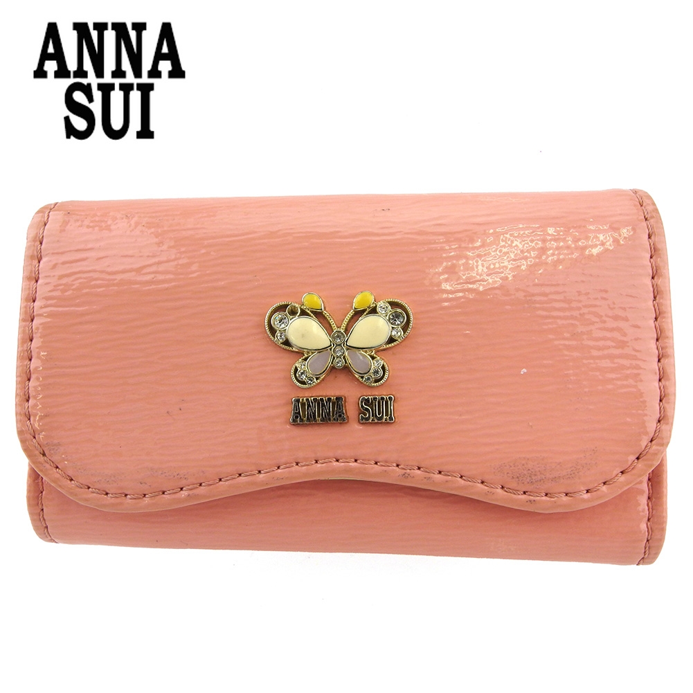 ■管理番号：F1581 ◆参考価格：円 【商品説明】 アナスイ【ANNA SUI】の キーケースです。 ブランドの象徴的なバタフライデザイン付き&star;鍵を収納してオシャレに持ち歩けます♪