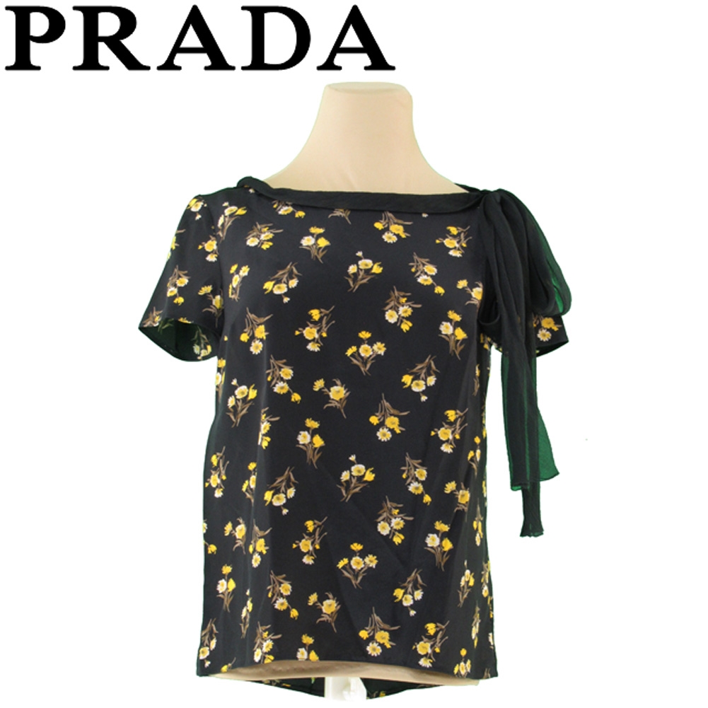 ■管理番号：L3357 ◆参考価格：円 【商品説明】 プラダ【PRADA】の 「38サイズ」 ブラウスです。 フェミニンなフラワープリント&star;肌触りの良いシルク素材です♪ 素材：絹10