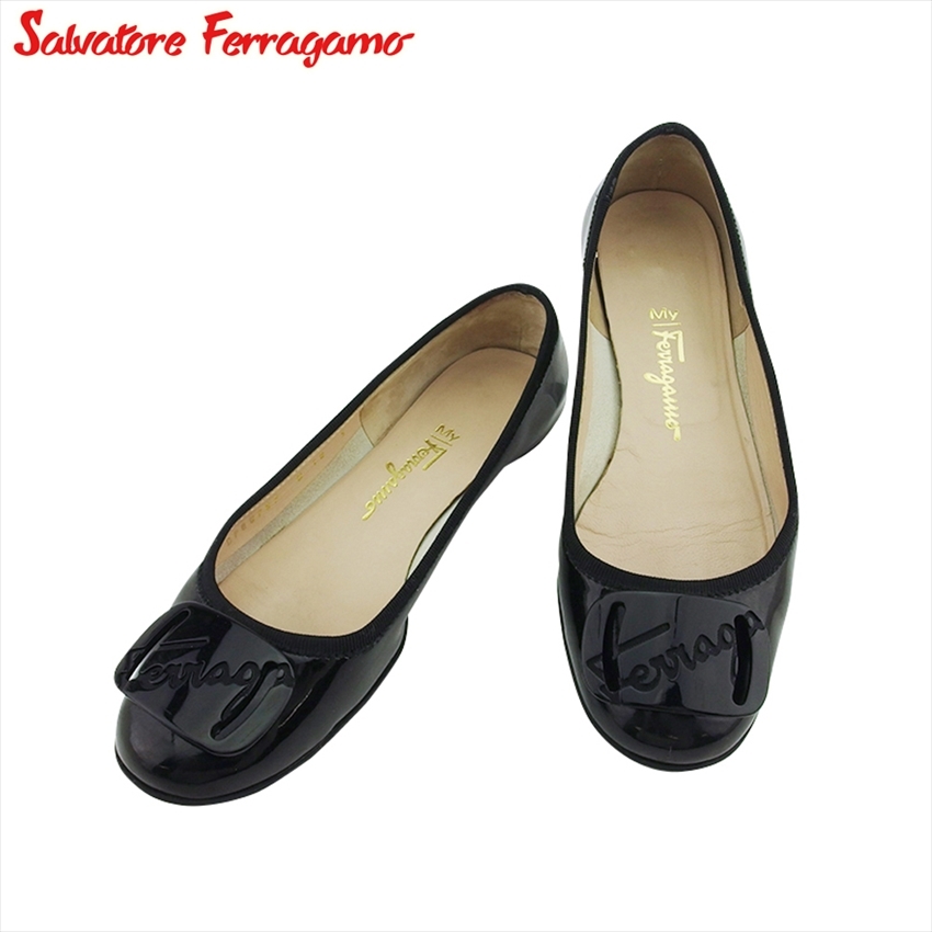 ■管理番号：L3779 ◆参考価格：円 【商品説明】 サルヴァトーレ フェラガモ【Salvatore Ferragamo】の 「5Cサイズ」 パンプスです。 大きなロゴプレートが印象的&sta