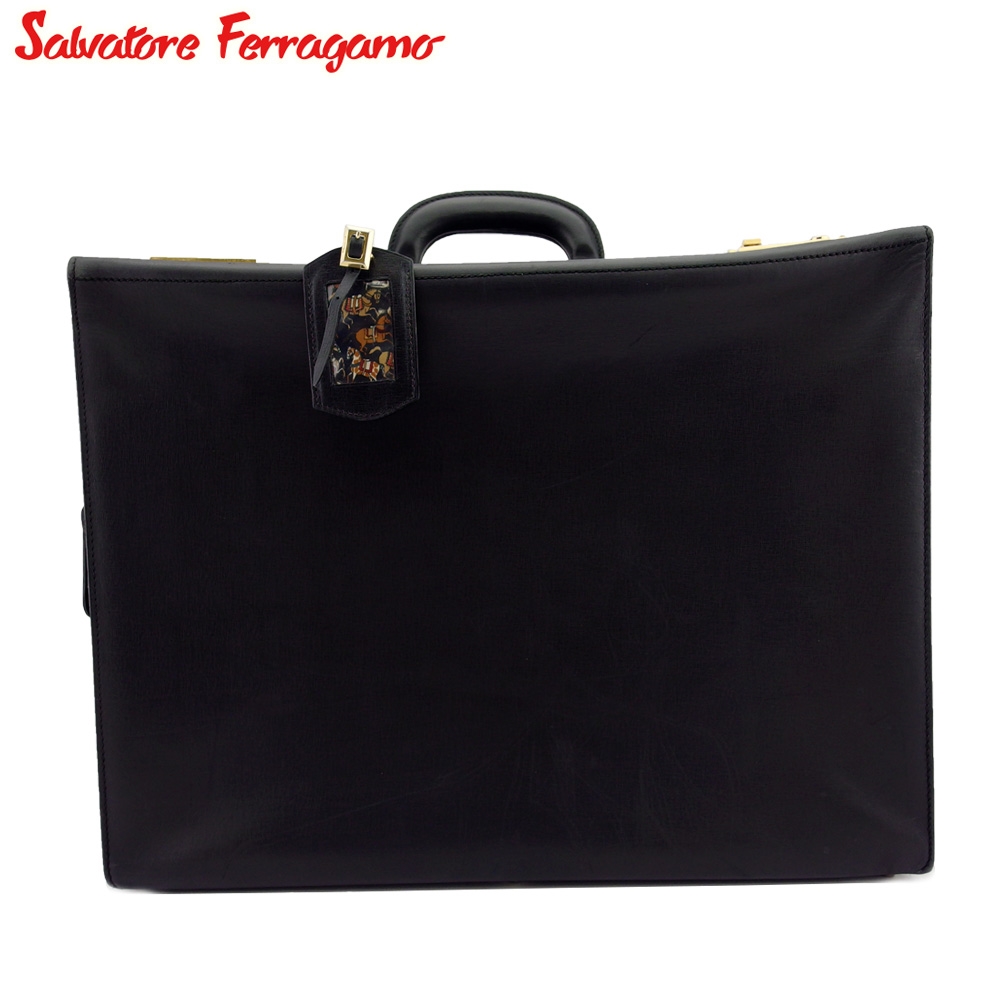 ■管理番号：T21612 ◆参考価格：円 【商品説明】 サルヴァトーレ フェラガモ【Salvatore Ferragamo】の トランクケースです。 シンプルで上品なデザイン&star;内側に
