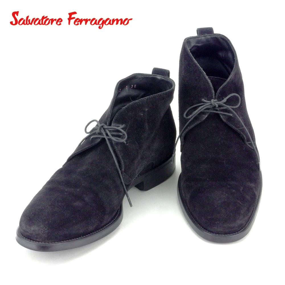 ■管理番号：T9782 ◆参考価格：円 【商品説明】 サルヴァトーレ フェラガモ【Salvatore Ferragamo】の 「7 2Eサイズ」 ブーツです。 人気のチャッカブーツ&star;